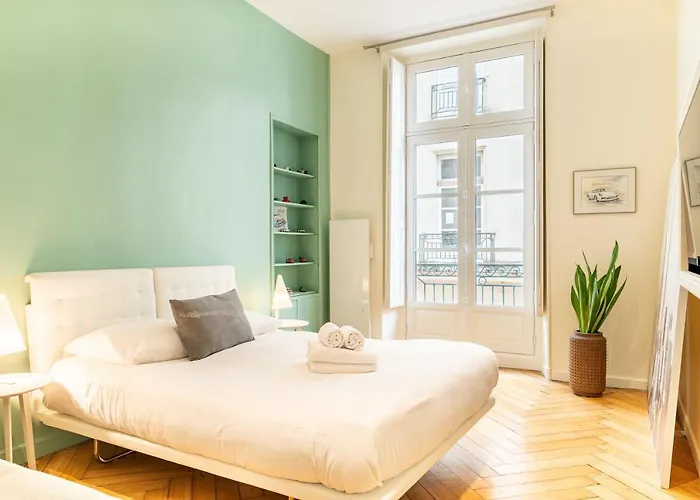 Daire Le Crebillon - Splendide De 204m2 Nantes