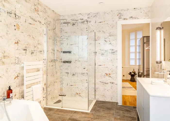 Le Crebillon - Splendide De 204m2 Apartment *